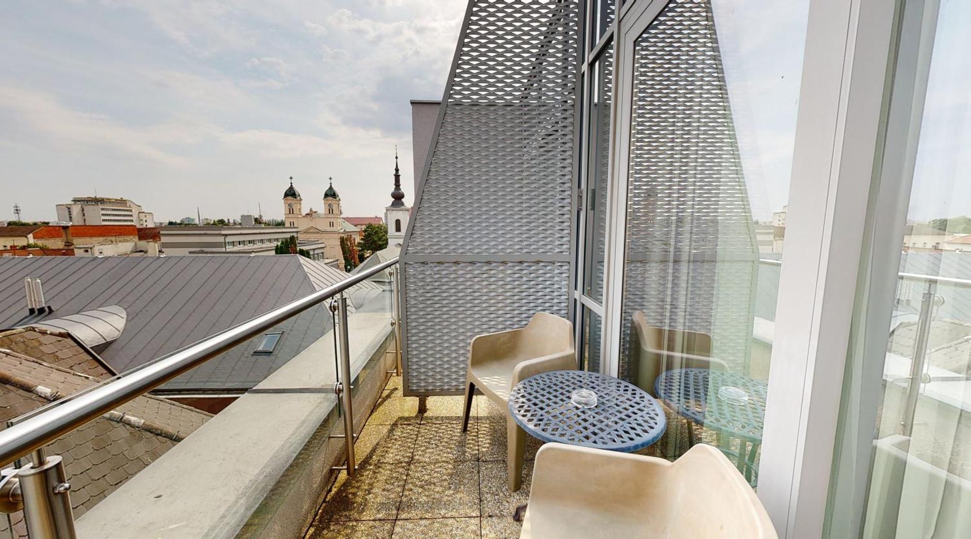 Business Hotel Astrum Laus Левіце Екстер'єр фото