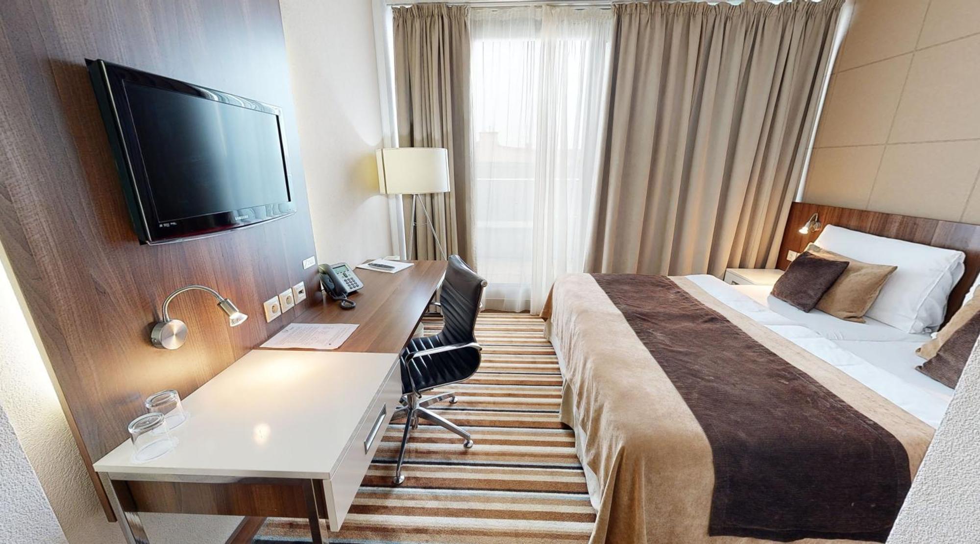 Business Hotel Astrum Laus Левіце Екстер'єр фото
